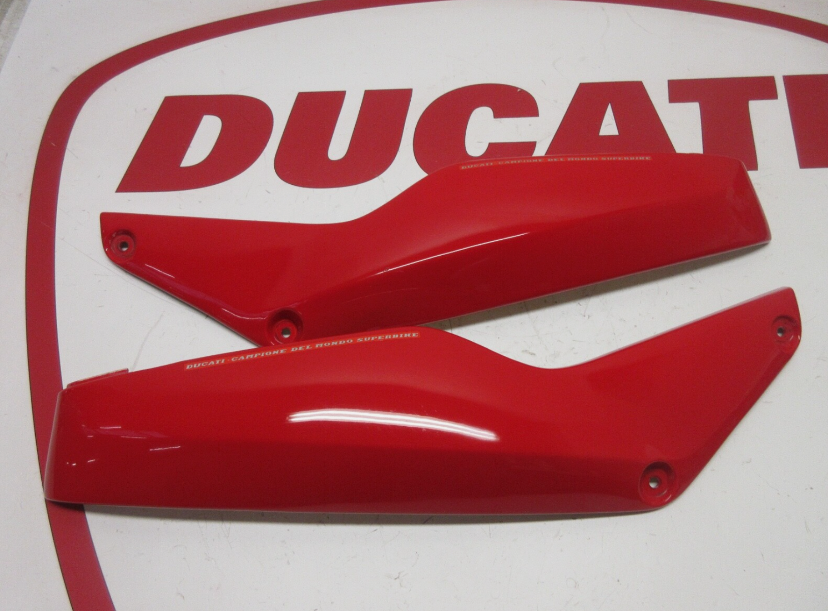 Ducati seat fairing side Red 48210092BA 48210102BA Supersport SS 600 750 900